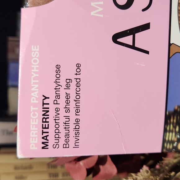 Marvelous Mama "Assets" by Sara Blakely Perfect Pantyhose, Maternity - Picture 2 of 4
